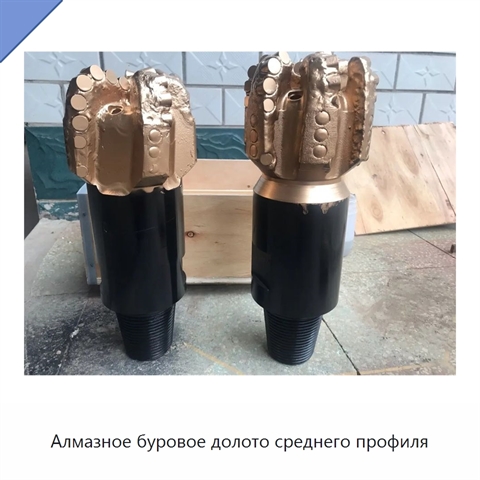 Алмазное буровое долото среднего профиля